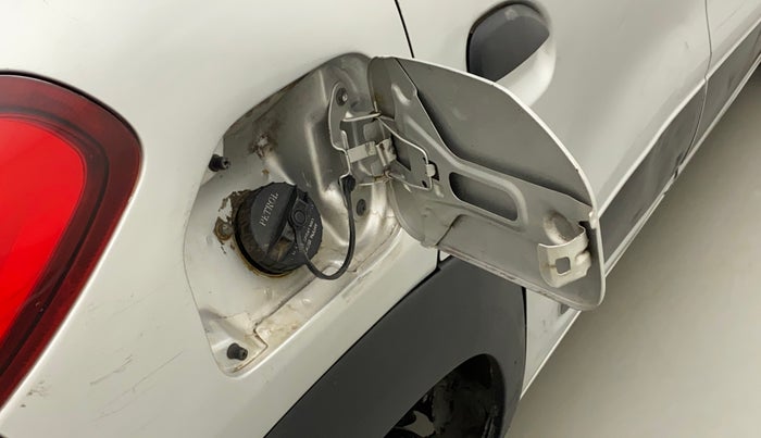 2016 Renault Kwid RXL, Petrol, Manual, 68,495 km, Right quarter panel - Fuel lid lock Slightly rusted
