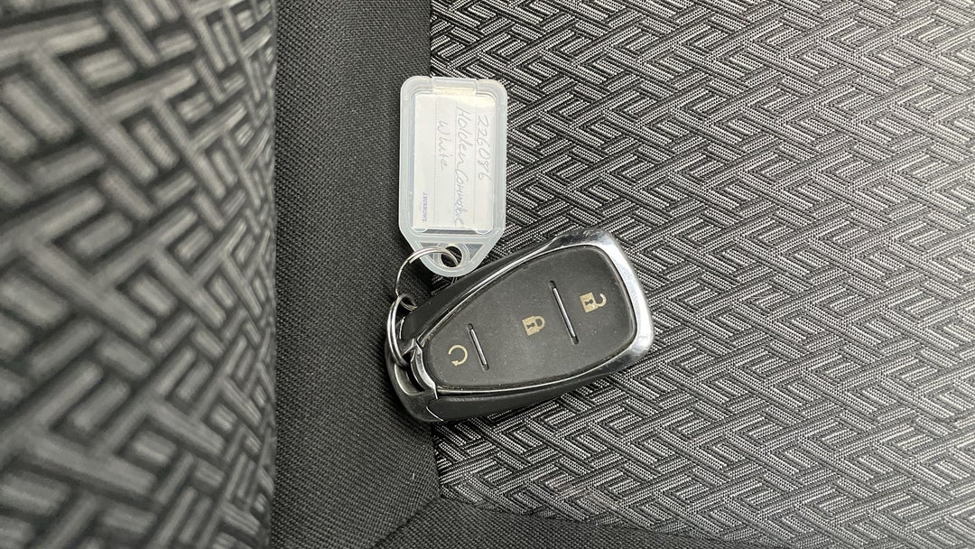 2018 Holden Commodore Lt, Automatic, 77133 km, Key Close-up