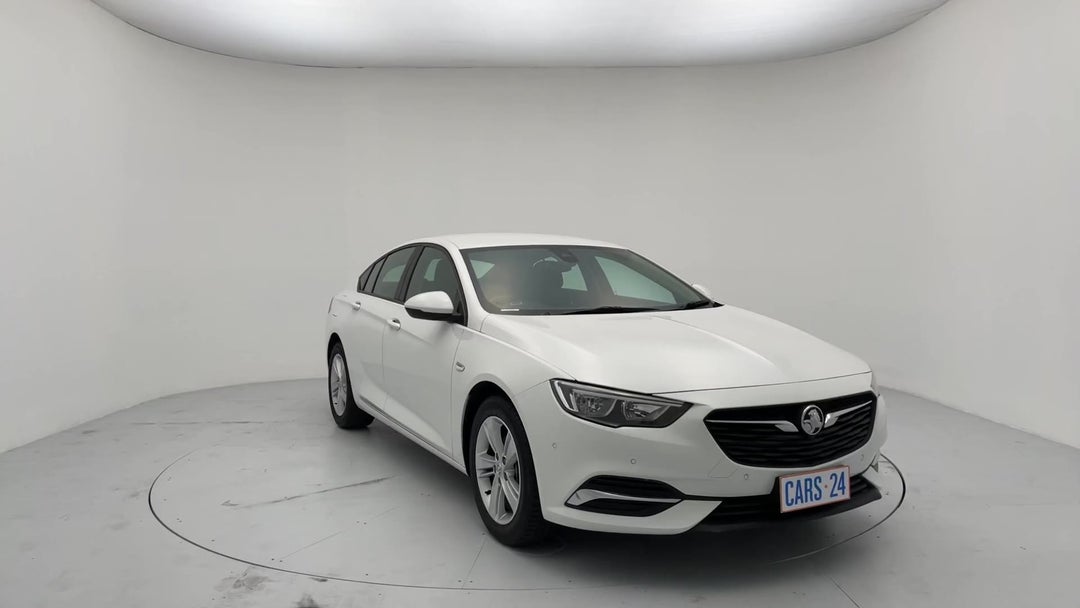 2018 Holden Commodore Lt, Automatic, 77133 km, Right Front Diagonal (45- Degree) View
