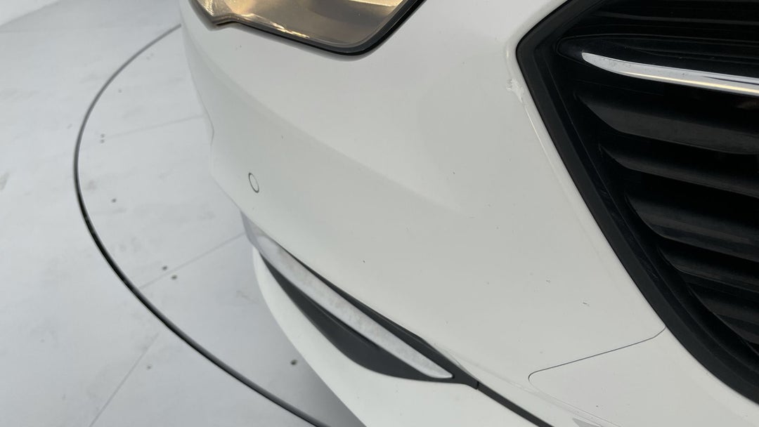 2018 Holden Commodore Lt, Automatic, 77133 km, Bumper Front Scratch