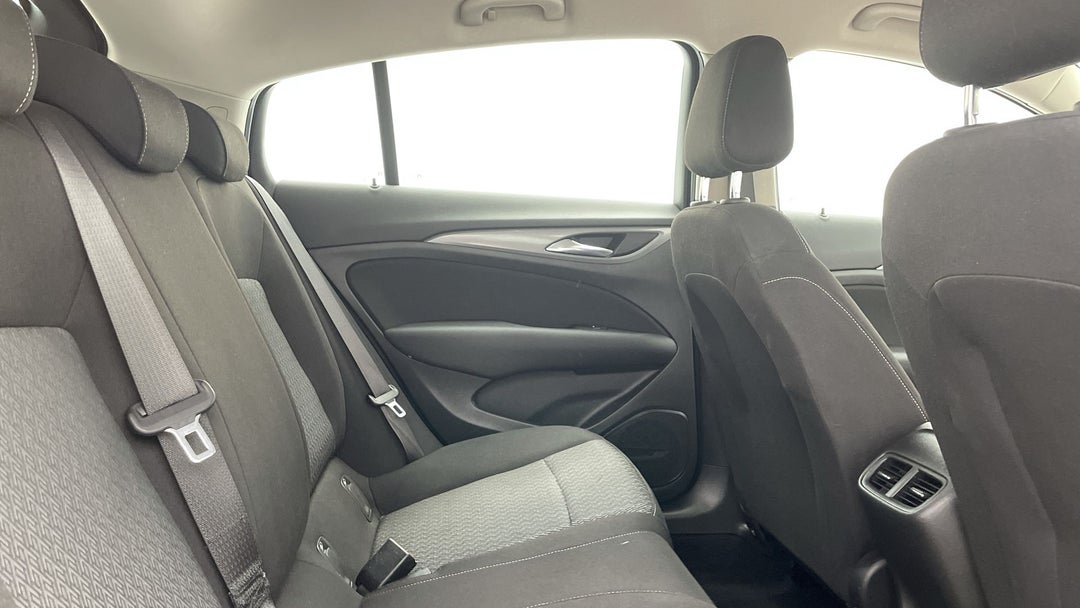 2018 Holden Commodore Lt, Automatic, 77133 km, Right Side Rear Door Cabin View