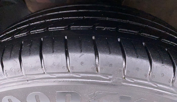 2016 Hyundai Creta 1.6 SX CRDI, Diesel, Manual, 44,595 km, Left Front Tyre Tread