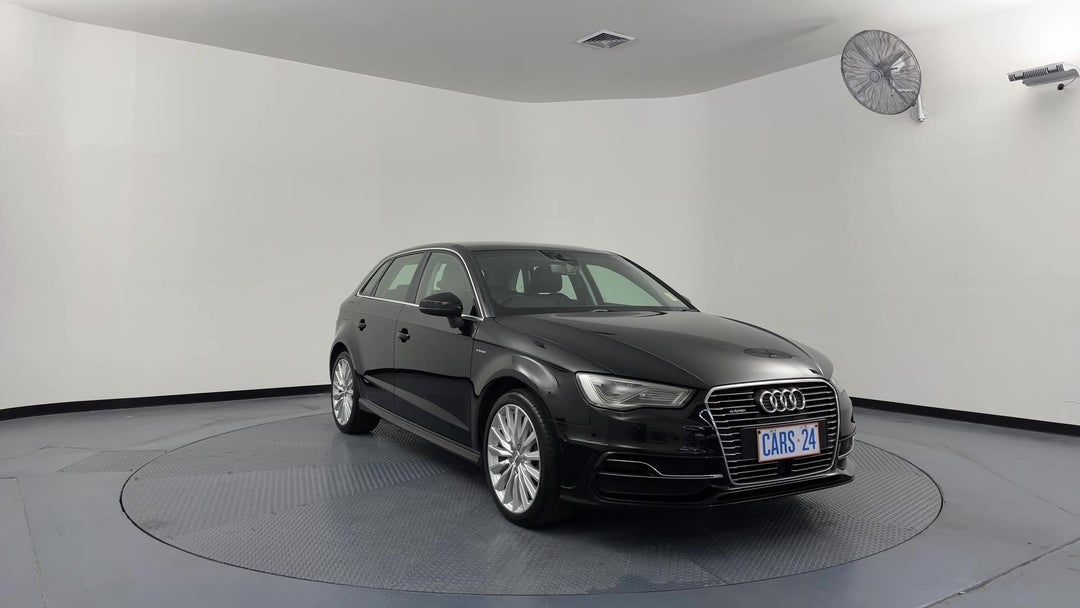2015 Audi A3 1.4 Tfsi Attraction Cod, Automatic, 37052 km, Right Front Diagonal (45- Degree) View