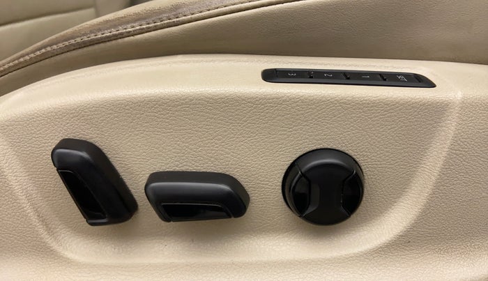 2015 Skoda Octavia ELEGANCE 2.0 TDI CR AT, Diesel, Automatic, 81,465 km, Driver Side Adjustment Panel