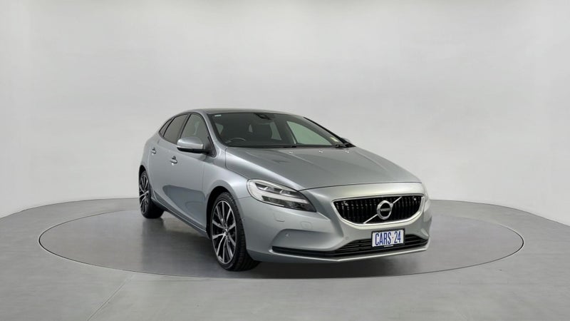 2017 Volvo V40