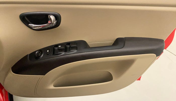 2013 Hyundai i10 SPORTZ 1.2, Petrol, Manual, 37,955 km, Driver Side Door Panels Control