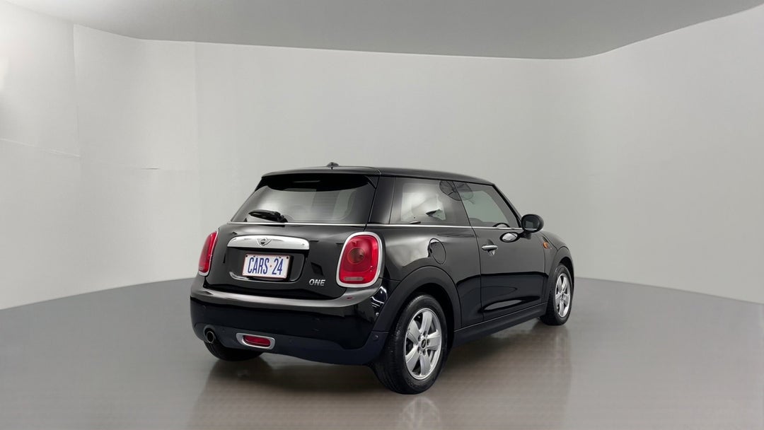 Right Back Diagonal (45- Degree) View