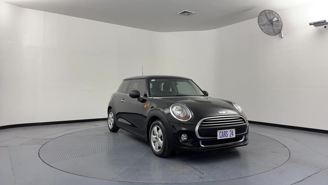 Right Front Diagonal (45- Degree) View