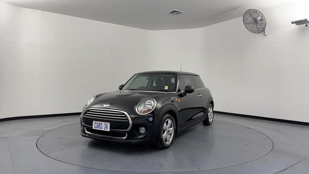 Left Front Diagonal (45- Degree) View