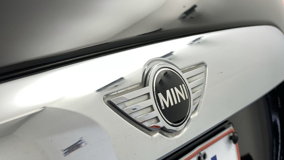 Badge (Boot Left Side)