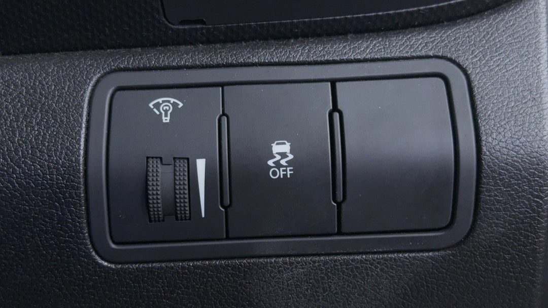 2018 Hyundai Accent Sport, Automatic, 121604 km, Utility Switches/Buttons