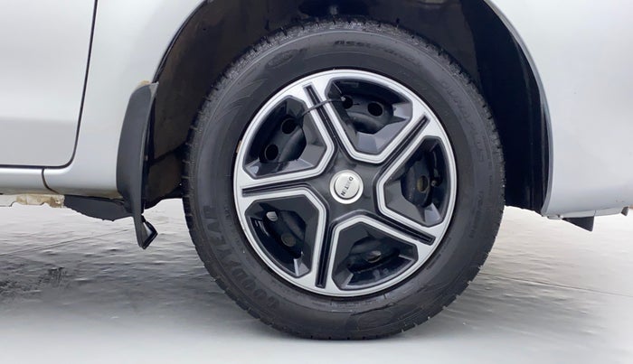 2013 Toyota Etios Liva G, Petrol, Manual, 49,940 km, Right Front Wheel