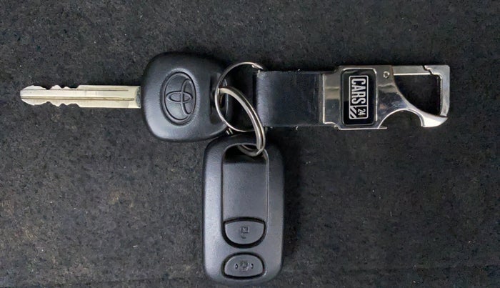 2013 Toyota Etios Liva G, Petrol, Manual, 49,940 km, Key Close Up