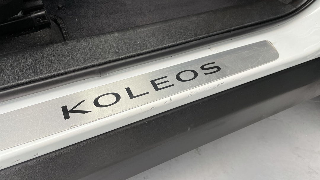 Door Sills Front RHS Scratch