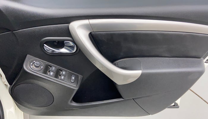 2020 Renault Duster RXZ, Petrol, Manual, 17,704 km, Driver Side Door Panels Control