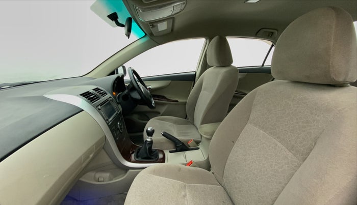 2013 Toyota Corolla Altis D 4D G, Diesel, Manual, 37,277 km, Right Side Front Door Cabin