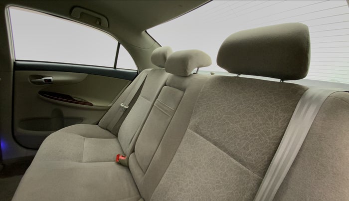 2013 Toyota Corolla Altis D 4D G, Diesel, Manual, 37,277 km, Right Side Rear Door Cabin