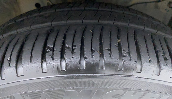 2018 Honda Jazz 1.2 V MT, Petrol, Manual, 17,785 km, Right Front Tyre Tread