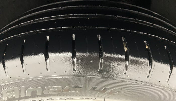 2016 Maruti Baleno ALPHA 1.2 K12, Petrol, Manual, 17,625 km, Left Rear Tyre Tread