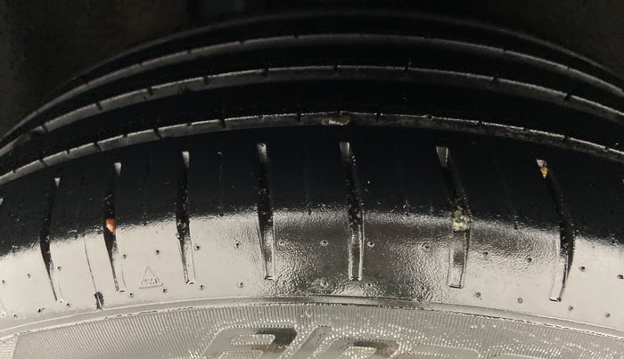 2016 Maruti Baleno ALPHA 1.2 K12, Petrol, Manual, 17,625 km, Right Rear Tyre Tread
