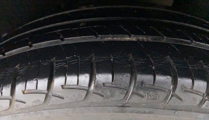 2017 Maruti Baleno DELTA 1.2 K12, Petrol, Manual, 29,396 km, Left Rear Tyre Tread