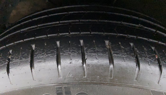 2017 Maruti Baleno ZETA 1.2 K12, Petrol, Manual, 16,937 km, Left Front Tyre Tread