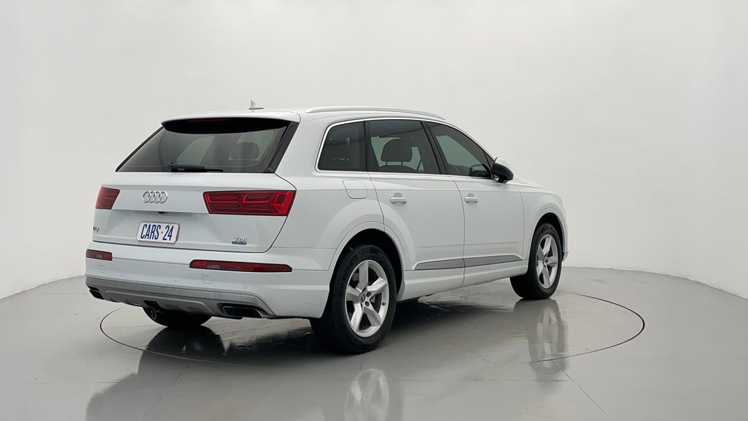 Right Back Diagonal (45- Degree) View