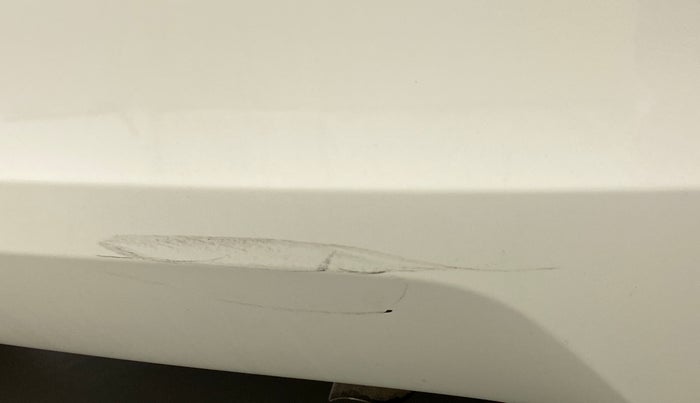 2017 Maruti Swift ZDI, Diesel, Manual, 93,786 km, Rear bumper - Minor scratches