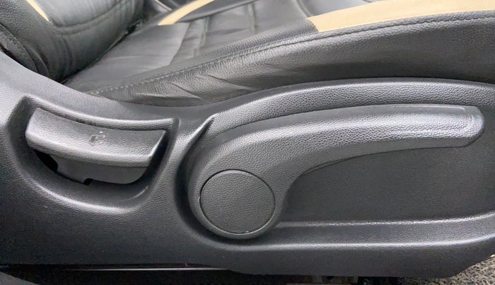 2015 Hyundai Elite i20 SPORTZ (O) 1.2, Petrol, Manual, 66,692 km, Driver Side Adjustment Panel