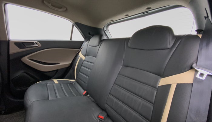 2015 Hyundai Elite i20 SPORTZ (O) 1.2, Petrol, Manual, 66,692 km, Right Side Rear Door Cabin