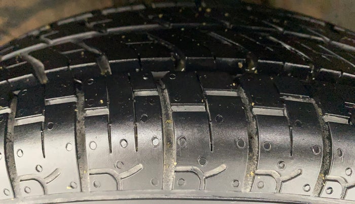 2019 Maruti Alto VXI, Petrol, Manual, 41,704 km, Left Front Tyre Tread