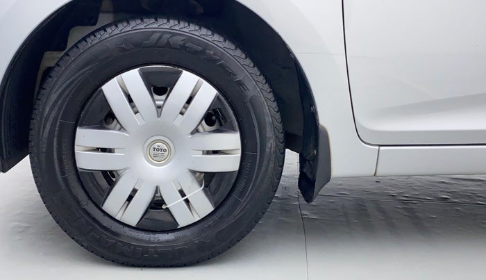 2017 Hyundai Eon ERA PLUS, Petrol, Manual, 17,806 km, Left Front Wheel