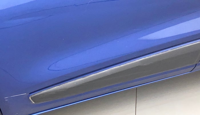2017 Renault Kwid CLIMBER 1.0 AMT, Petrol, Automatic, 65,197 km, Front passenger door - Slightly dented