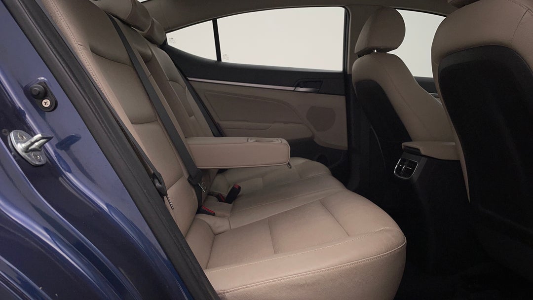 2017 Hyundai Elantra Elite 2.0 Mpi, Automatic, 100490 km, Right Side Rear Door Cabin View