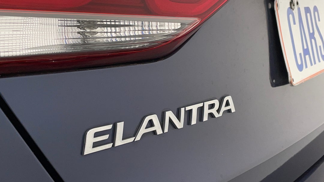 2017 Hyundai Elantra Elite 2.0 Mpi, Automatic, 100490 km, Badge (Boot Left Side)