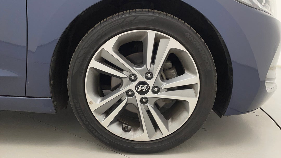 2017 Hyundai Elantra Elite 2.0 Mpi, Automatic, 100490 km, Right Front Wheel