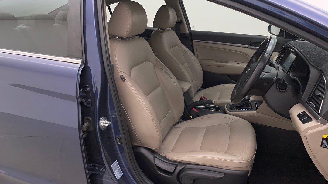 2017 Hyundai Elantra Elite 2.0 Mpi, Automatic, 100490 km, Right Side Front Door Cabin View