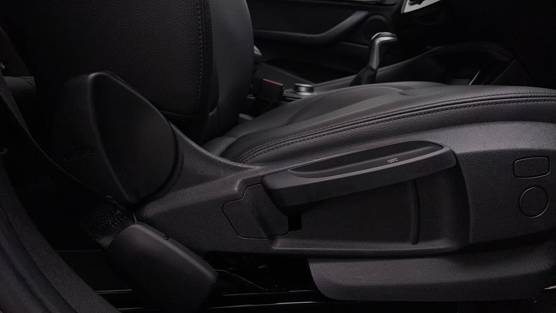 2020 BMW X1 Sdrive 18d, Automatic, 94963 km, Drivers Side Adjustment Panel