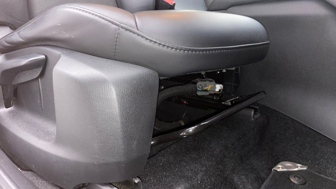 2018 Mazda CX-5 Touring (4x4), Automatic, 80407 km, Drivers Side Adjustment Panel