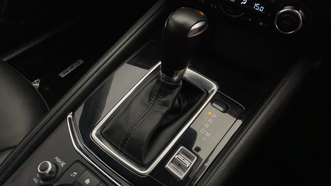 2018 Mazda CX-5 Touring (4x4), Automatic, 80407 km, Gear Lever 