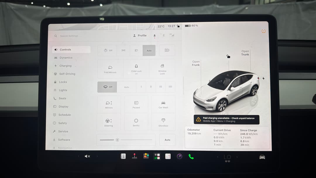 2023 Tesla Model Y Long Range, Automatic, 19209 km, Utility Switches/Buttons