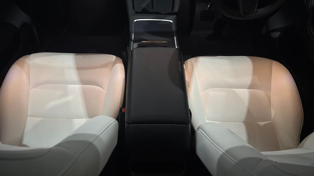 2023 Tesla Model Y Long Range, Automatic, 19209 km, Center Console