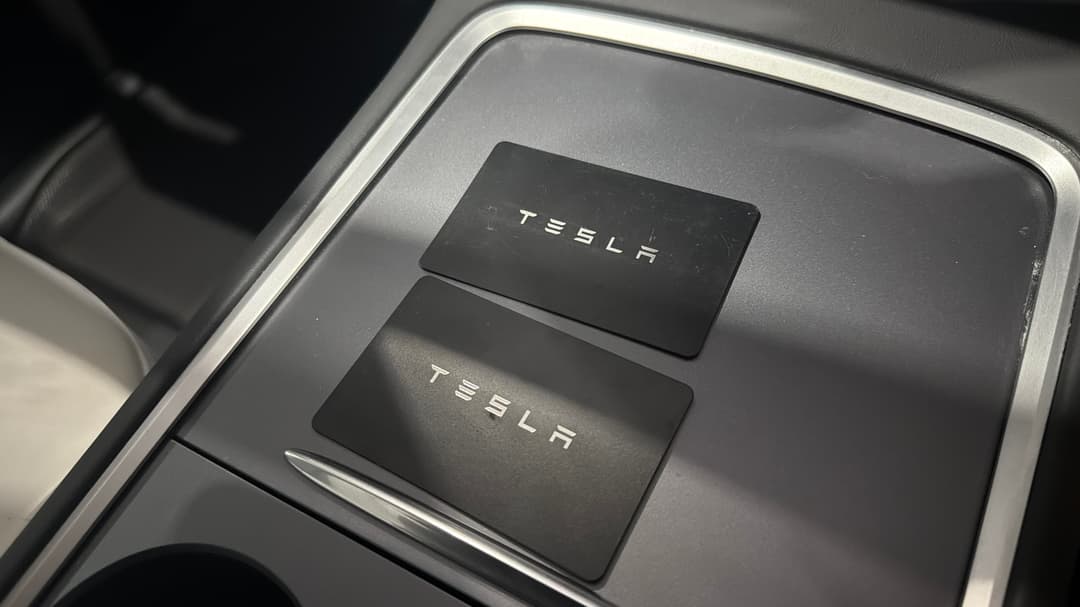 2023 Tesla Model Y Long Range, Automatic, 19209 km, Key Close-up
