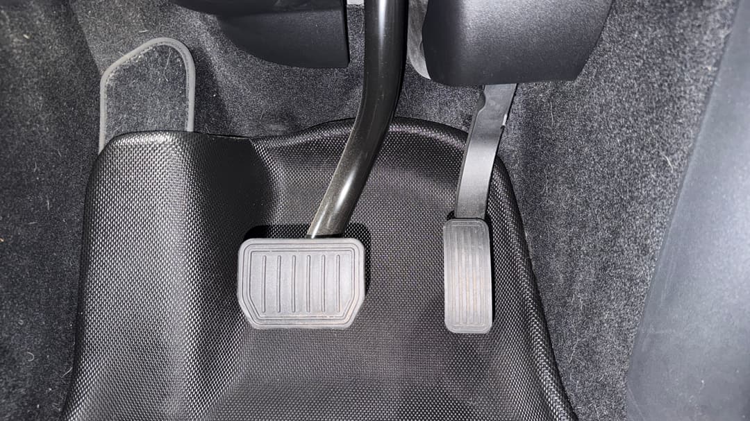 2023 Tesla Model Y Long Range, Automatic, 19209 km, Pedals and Footmat