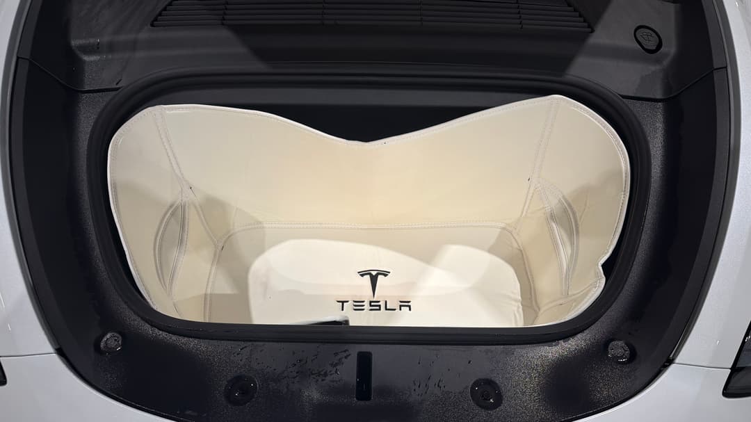 2023 Tesla Model Y Long Range, Automatic, 19209 km, Open Bonnet (Engine)
