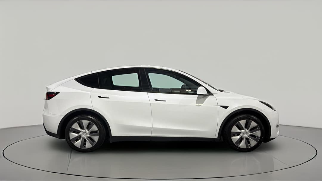 2023 Tesla Model Y Long Range, Automatic, 19209 km, Right Side View
