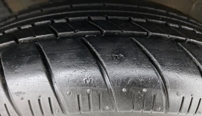 2016 Maruti Ertiga VDI SHVS, Diesel, Manual, 59,929 km, Left Front Tyre Tread