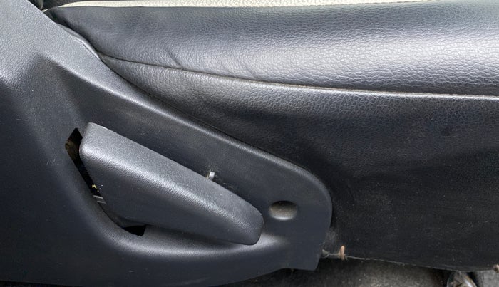 2018 Datsun Go Plus T, Petrol, Manual, 12,424 km, Driver Side Adjustment Panel