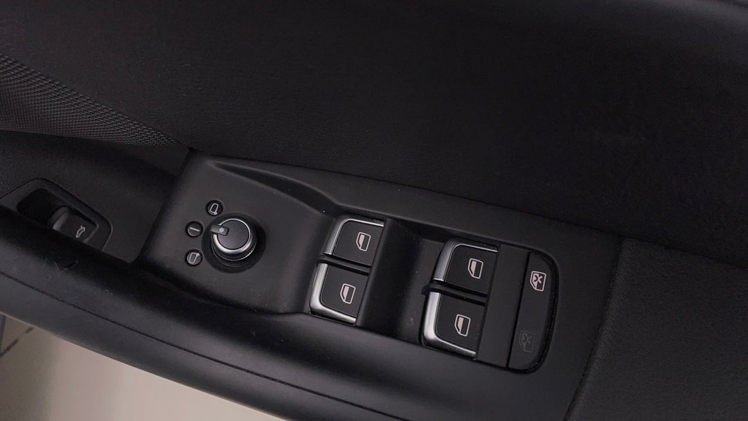 2016 Audi Q3 1.4 Tfsi (110kw), Automatic, 65317 km, Drivers Side Door Panel Controls