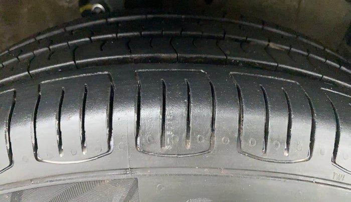 2017 Maruti Celerio VXI d, Petrol, Manual, 56,513 km, Right Front Tyre Tread